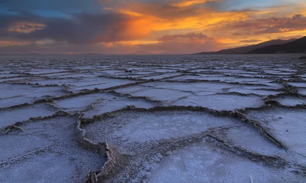 Salar de Uyuni is largest salt flat in the World, Altiplano, Bol — ストック写真