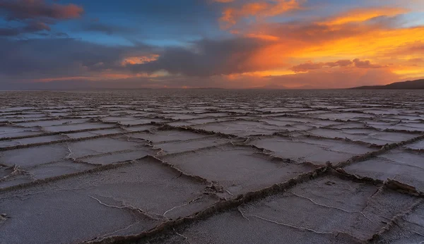 Salar de Uyuni is largest salt flat in the World, Altiplano, Bol — Stock Photo, Image