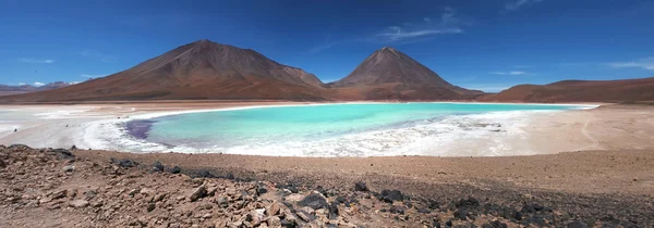 Laguna verde und vulkan licancabur, bolivien — Stockfoto