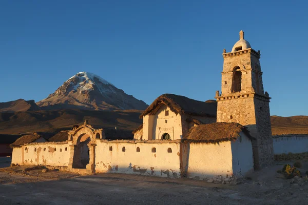 Iglesia en el Parque Nacional Sajama, Bolivia —  Fotos de Stock