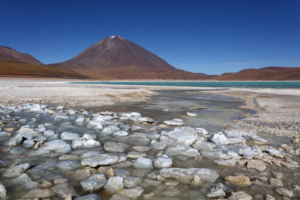 Yeşil Lagoon (Laguna Verde), Altiplano, Bolivya — Stok fotoğraf