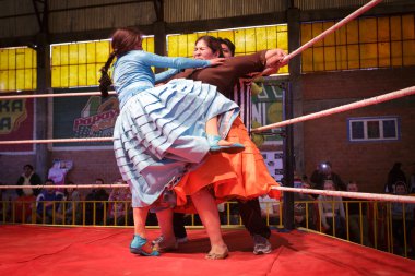 La Paz, Bolivya - Eylül 13la Paz, Bolivya - Eylül 13: Arriba güreş turistik bir gösteri olduğunu