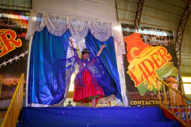 La Paz, Bolivya - Eylül 13la Paz, Bolivya - Eylül 13: Arriba güreş turistik bir gösteri olduğunu