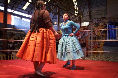 La Paz, Bolivya - 13 Eylül: Arriba güreş turistik bir gösteri olduğunu