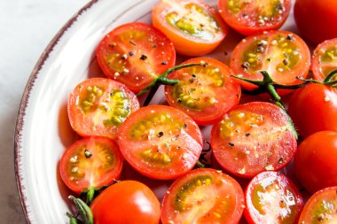 kiraz domates ile karabiber