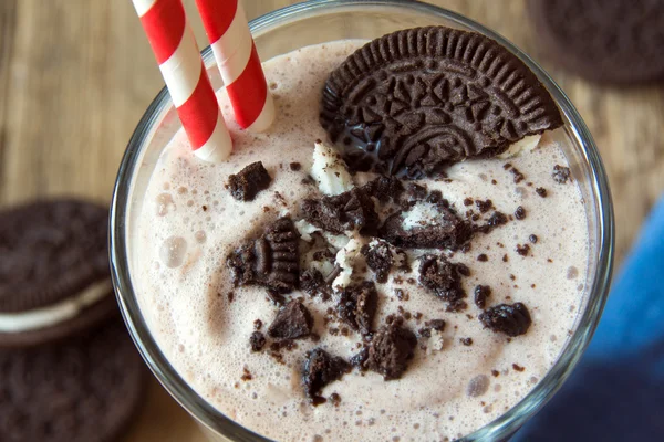 Milkshake fatto in casa con biscotti — Foto Stock