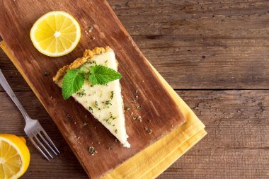 Ev yapımı limonlu cheesecake