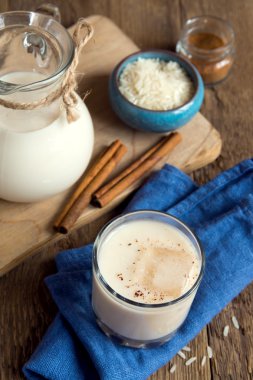 Horchata tarçın ile