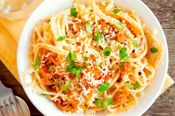 Spagetti Bolonez parmesan ile — Stok fotoğraf