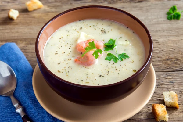 Krémová zeleninová polévka s krevetami — Stock fotografie