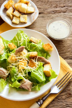 tavuklu Sezar salata