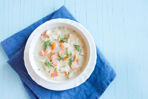 Sopa de salmón con fideos — Foto de Stock