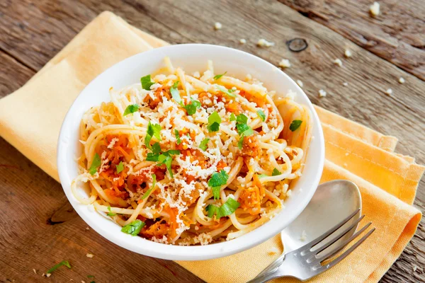 Sebze soslu spagetti — Stok fotoğraf