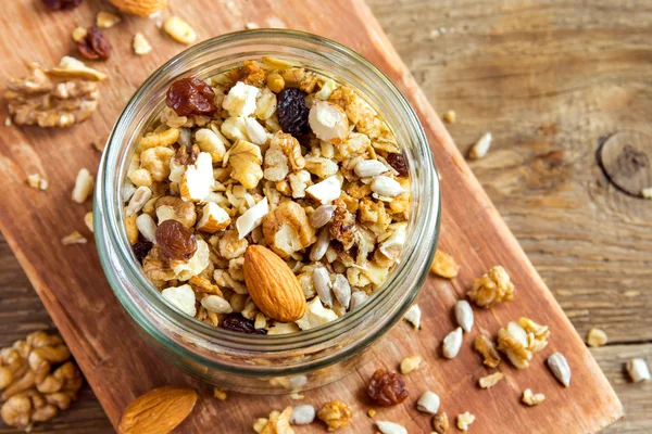Hemmagjord granola med nötter — Stockfoto