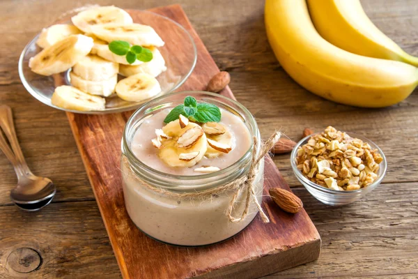 Banaan mousse met amandel — Stockfoto