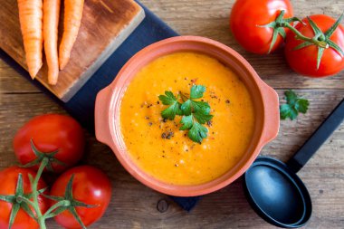 Sebze kremalı çorba.