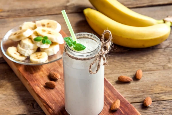 Banaan smoothie met munt — Stockfoto