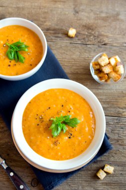 croutons sebze çorbası