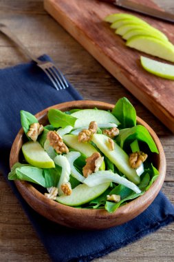 Waldorf salatası kase