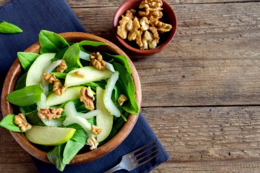 Waldorf salatası kase