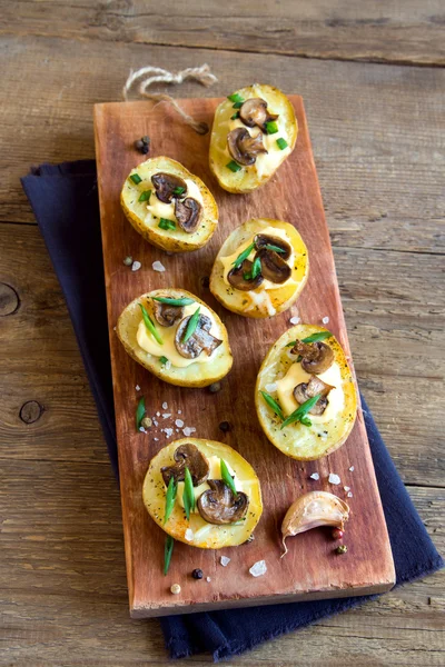 Patatas al horno con champiñón — Foto de Stock