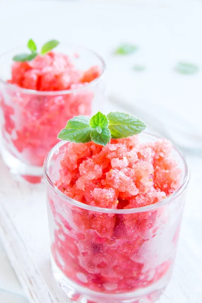 Nane ile çilek granita