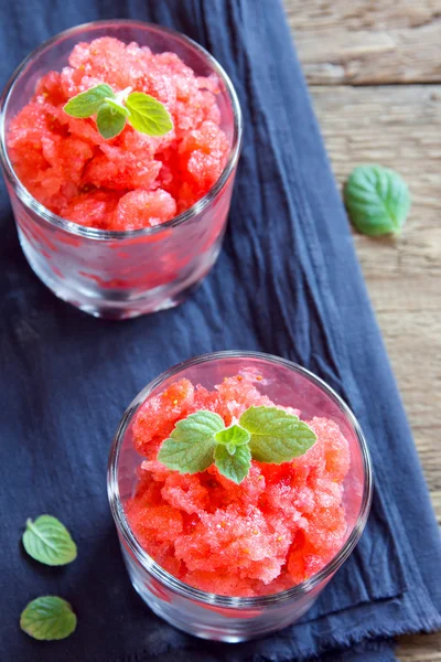 Granita di fragole con menta — Foto Stock