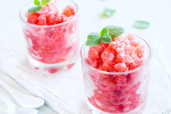 Granita di fragole con menta — Foto Stock