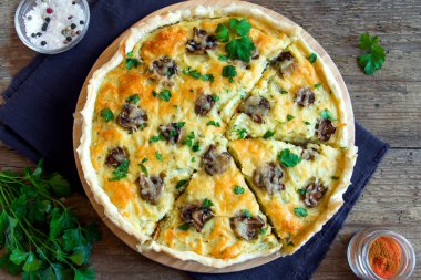 Mantarlı kiş pasta