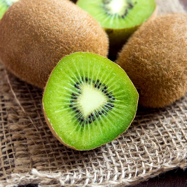 Fresh Kiwi fruits — Stock Photo, Image