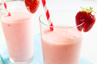 Çilekli yoğurt yüzlü