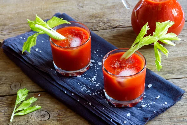 Sok pomidorowy z selerem — Zdjęcie stockowe