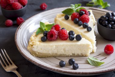 Cheesecake taze çilek ile