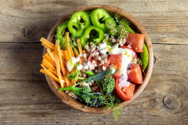 buğday ile sebze salatası