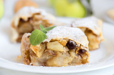 ev yapımı elma strudel 