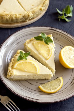 Limonlu cheesecake nane ile