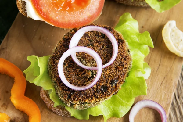 Vegetarian lentil burger — Stock Photo, Image