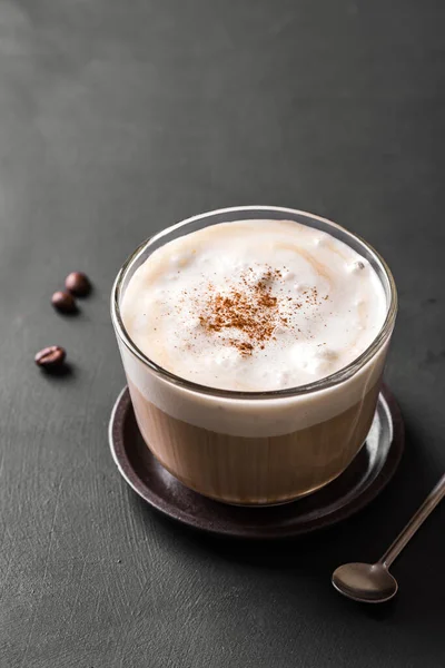 Cappuccino Kahvesi Yakın Çekim Süt Köpüklü Tarçınlı Taze Kahve — Stok fotoğraf