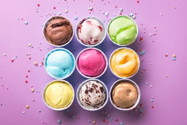 Assortimento Gelato Vari Gelati Gelato Sfondo Viola Spazio Copia Yogurt — Foto Stock