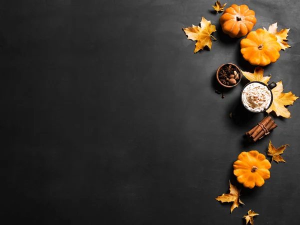 Composición Otoñal Con Calabazas Hojas Arce Café Con Leche Especias — Foto de Stock