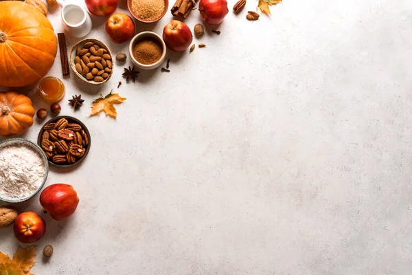 Hösten Faller Bakning Mat Bakgrund Med Pumpor Äpplen Nötter Och — Stockfoto