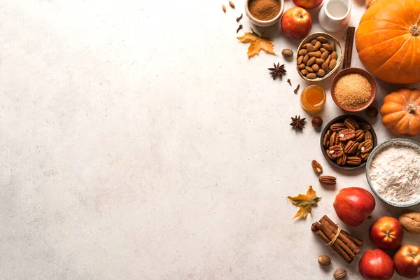 Hösten Faller Bakning Mat Bakgrund Med Pumpor Äpplen Nötter Och — Stockfoto