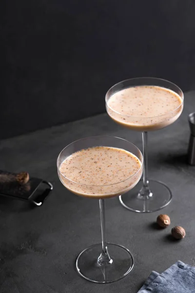 Brandy Alexander Koktejl Muškátovým Oříškem Chlastací Dovolená Koktejl Nápoj Recept — Stock fotografie