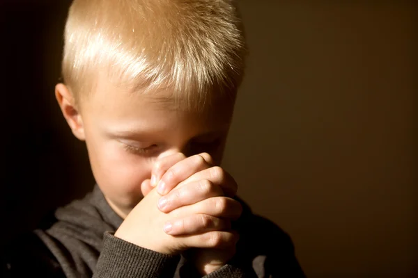 Praying child — Stock Photo, Image