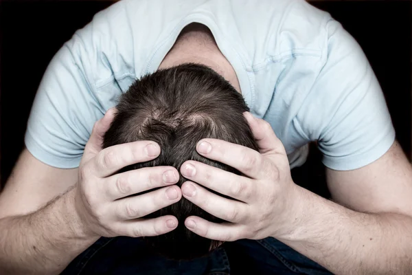 Deprimido chorando homem — Fotografia de Stock