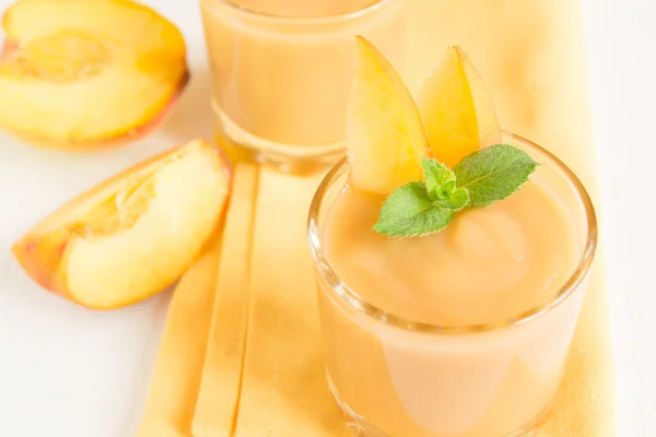 Peach smoothie dessert — Stock Photo, Image