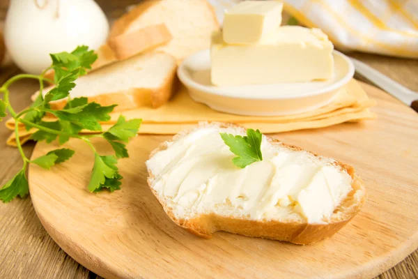 Butter and bread — Stock Photo, Image