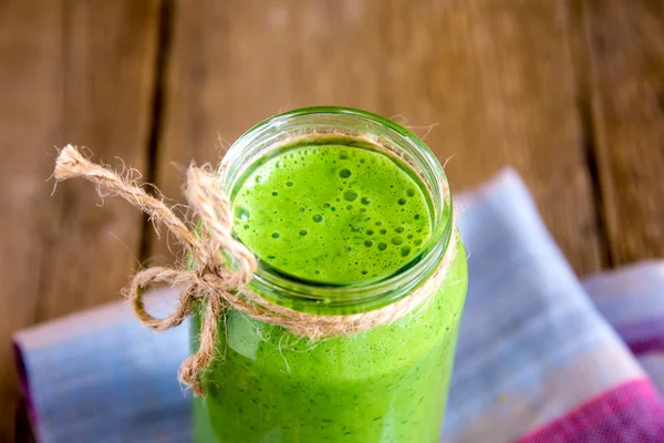 Green spinach smoothie — Stock Photo, Image