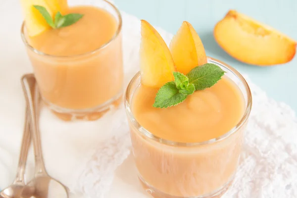 Персиковый коктейльный десерт — стоковое фото