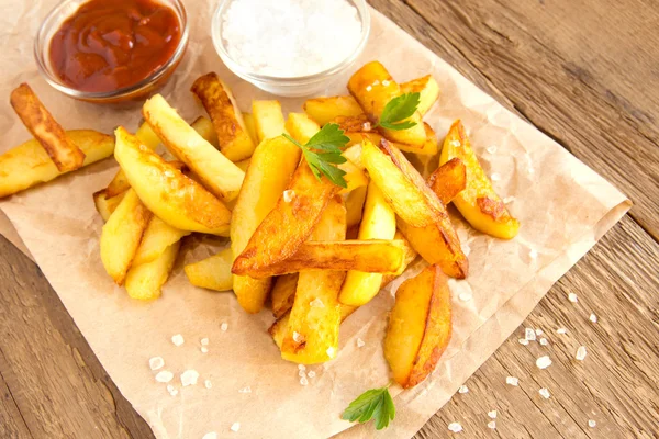 Hemgjorda pommes frites — Stockfoto